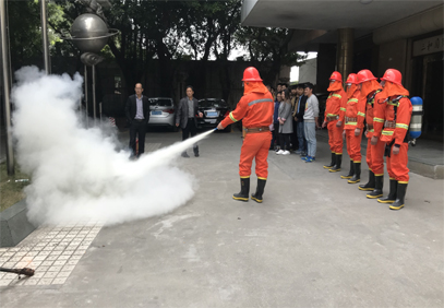 1517626550715629.jpg 消防演習(xí)-6.jpg